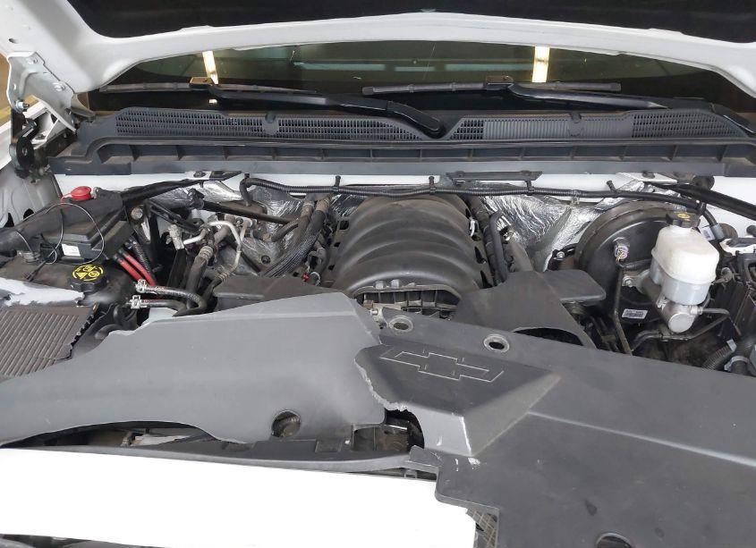 Photo 10 of 2018 Chevrolet Silverado 1500 2LT (VIN 3GCUKREC3JG243706)