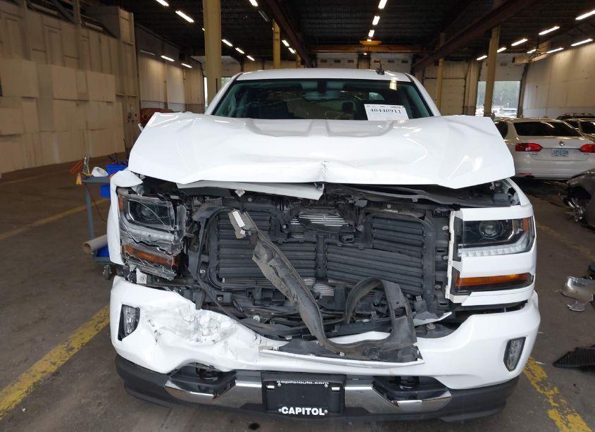 Photo 6 of 2018 Chevrolet Silverado 1500 2LT (VIN 3GCUKREC3JG243706)