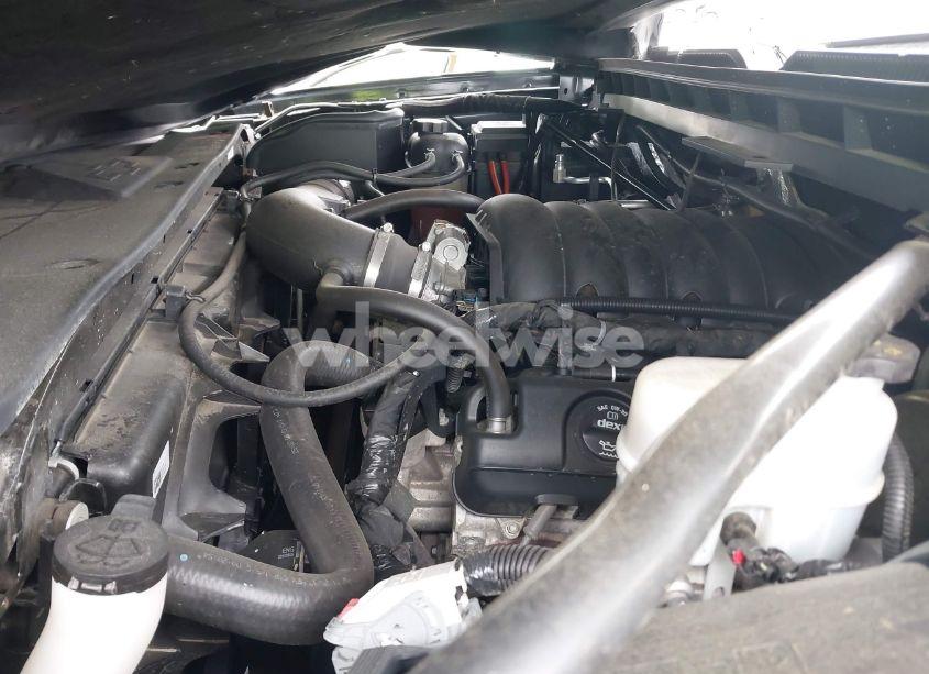 Photo 10 of 2018 Chevrolet Silverado 1500 1LT (VIN 3GCUKREC3JG256732)