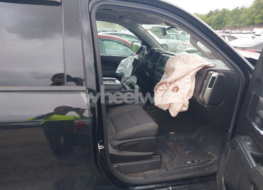 Photo 5 of 2018 Chevrolet Silverado 1500 1LT (VIN 3GCUKREC3JG256732)