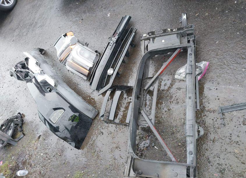 Photo 12 of 2018 Chevrolet Silverado 1500 2LT (VIN 3GCUKREC3JG337598)