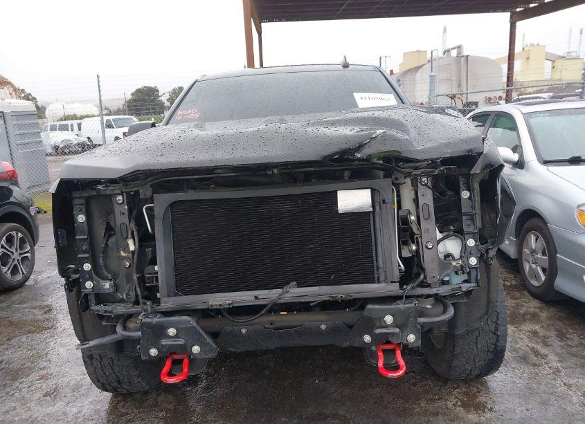 Photo 13 of 2018 Chevrolet Silverado 1500 2LT (VIN 3GCUKREC3JG337598)