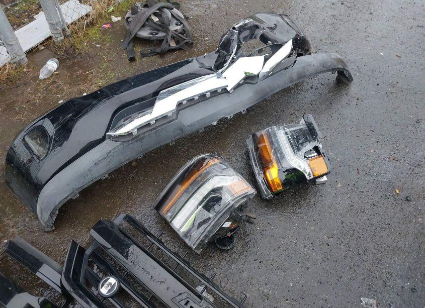 Photo 18 of 2018 Chevrolet Silverado 1500 2LT (VIN 3GCUKREC3JG337598)