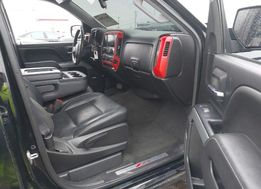 Photo 5 of 2018 Chevrolet Silverado 1500 2LT (VIN 3GCUKREC3JG337598)