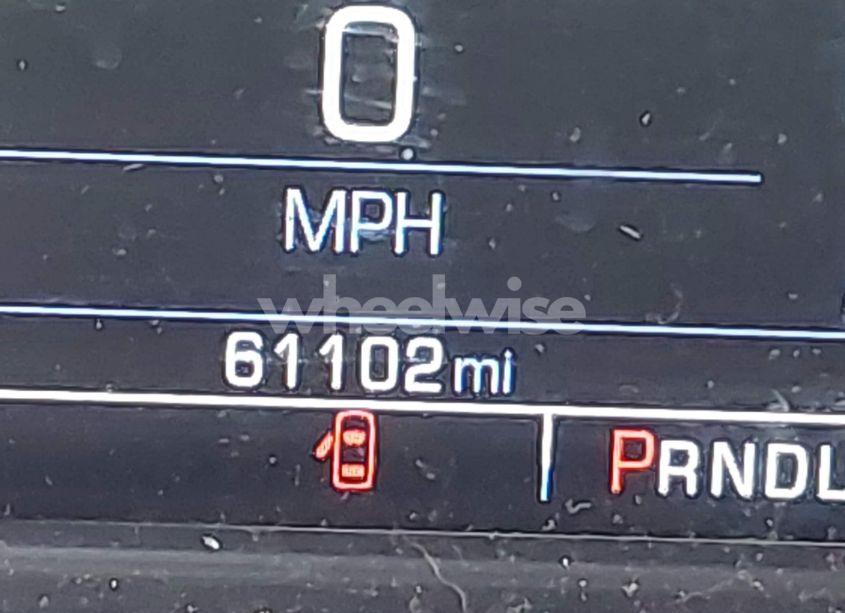 Photo 15 of 2018 Chevrolet Silverado 1500 2LT (VIN 3GCUKREC3JG378751)