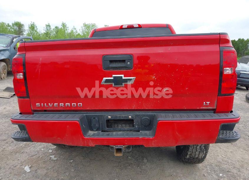 Photo 16 of 2018 Chevrolet Silverado 1500 2LT (VIN 3GCUKREC3JG378751)