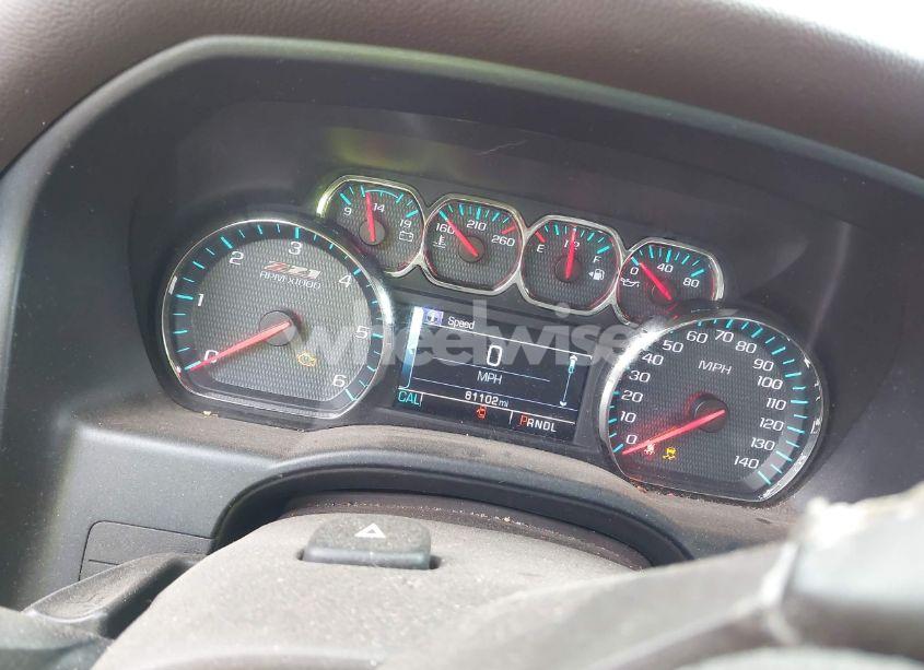 Photo 7 of 2018 Chevrolet Silverado 1500 2LT (VIN 3GCUKREC3JG378751)