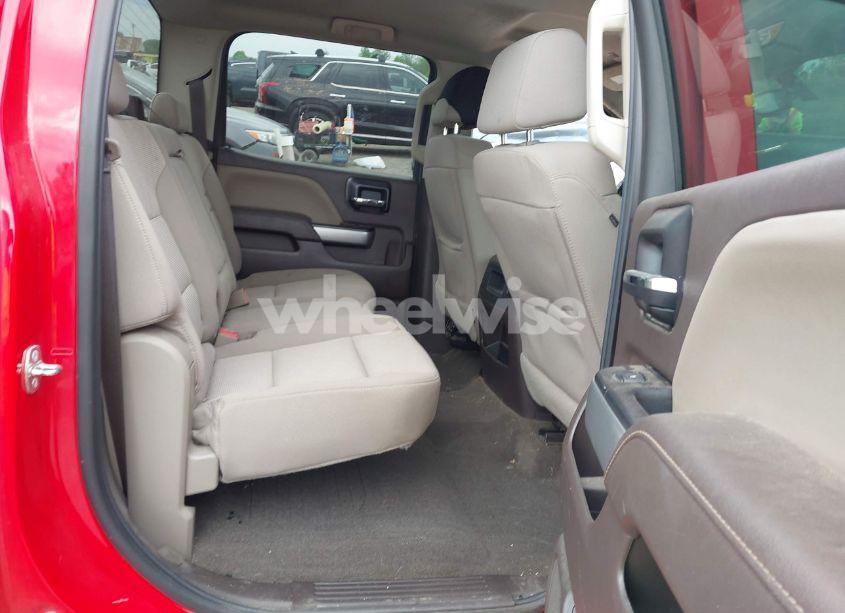 Photo 8 of 2018 Chevrolet Silverado 1500 2LT (VIN 3GCUKREC3JG378751)