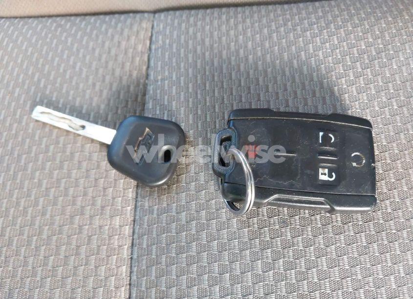 Photo 11 of 2018 Chevrolet Silverado 1500 2LT (VIN 3GCUKREC3JG513422)