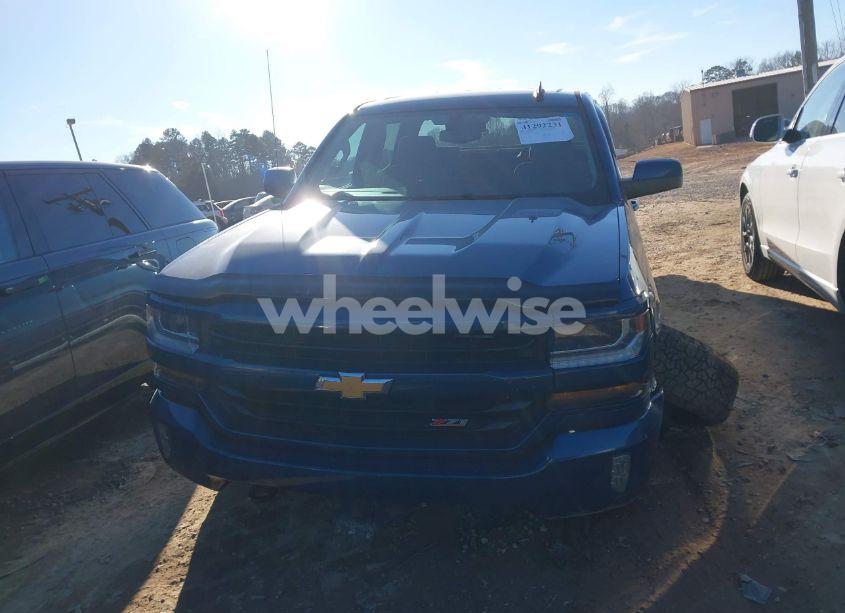 Photo 12 of 2018 Chevrolet Silverado 1500 2LT (VIN 3GCUKREC3JG513422)
