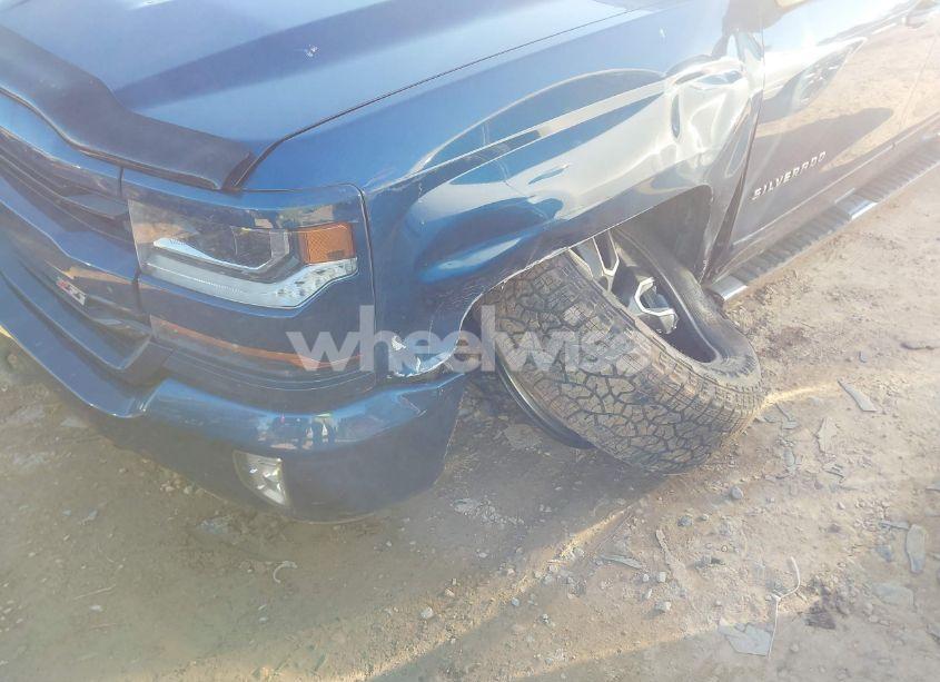 Photo 17 of 2018 Chevrolet Silverado 1500 2LT (VIN 3GCUKREC3JG513422)