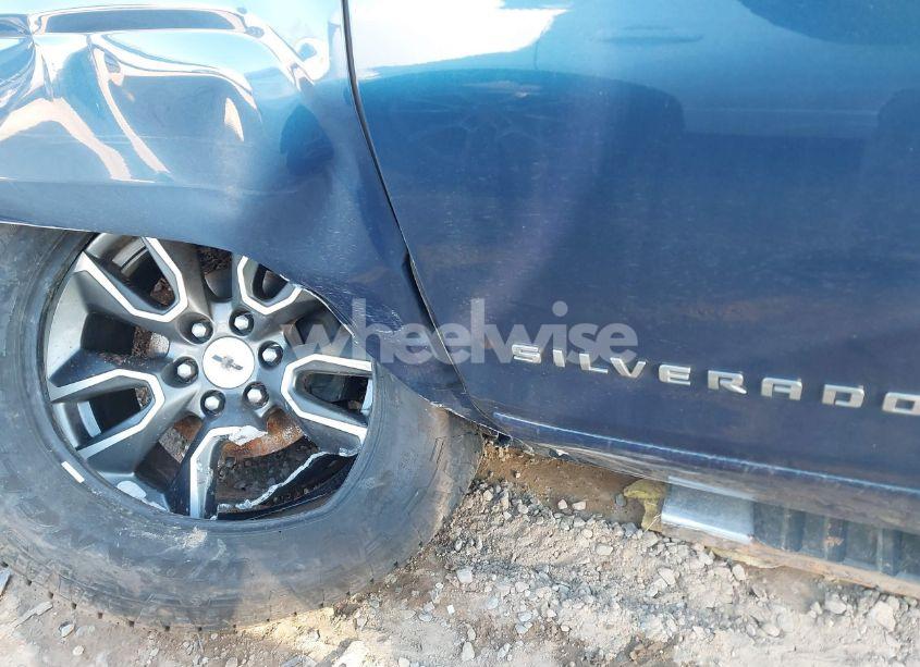 Photo 20 of 2018 Chevrolet Silverado 1500 2LT (VIN 3GCUKREC3JG513422)