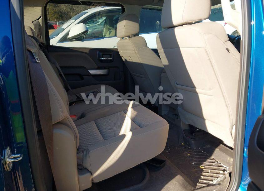 Photo 8 of 2018 Chevrolet Silverado 1500 2LT (VIN 3GCUKREC3JG513422)