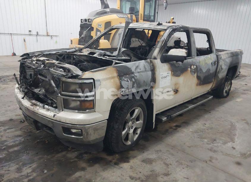 Photo 2 of 2014 Chevrolet Silverado 1500 1LT (VIN 3GCUKREC4EG403078)