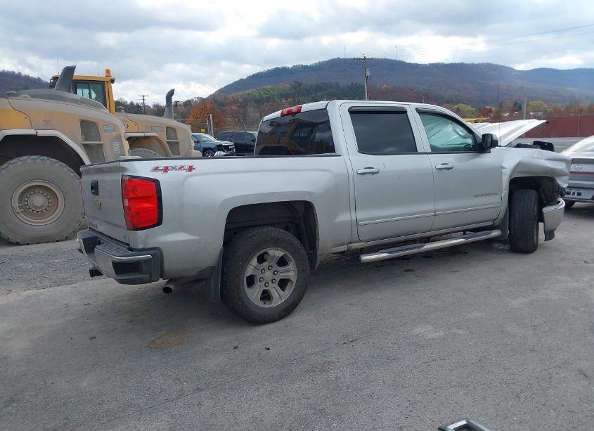 Photo 4 of 2015 Chevrolet Silverado 1500 1LT (VIN 3GCUKREC4FG106734)