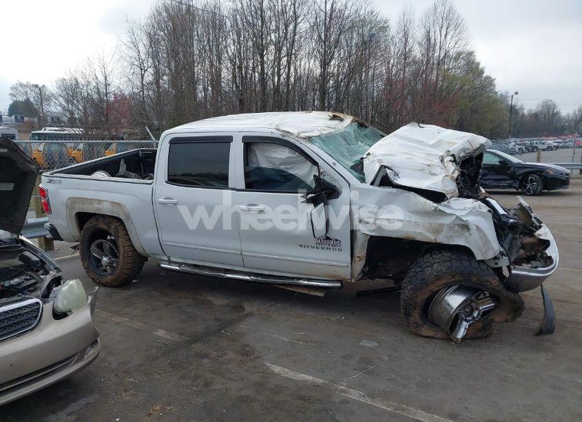 Photo 13 of 2015 Chevrolet Silverado 1500 2LT (VIN 3GCUKREC4FG170269)
