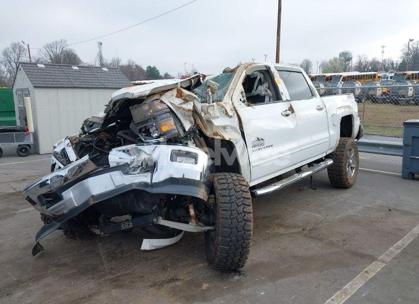 Photo 2 of 2015 Chevrolet Silverado 1500 2LT (VIN 3GCUKREC4FG170269)
