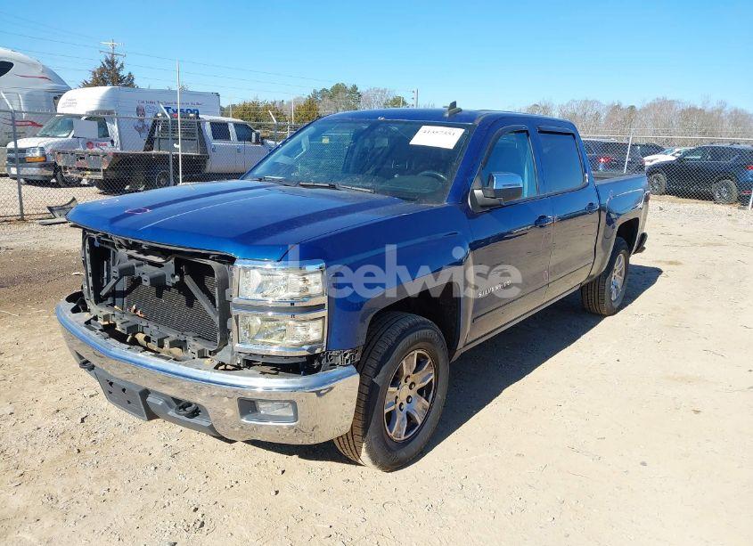 Photo 2 of 2015 Chevrolet Silverado 1500 1LT (VIN 3GCUKREC4FG216960)