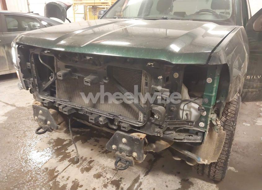 Photo 6 of 2015 Chevrolet Silverado 1500 1LT (VIN 3GCUKREC4FG289374)