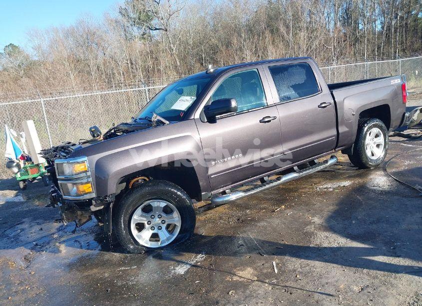 Photo 2 of 2015 Chevrolet Silverado 1500 2LT (VIN 3GCUKREC4FG321983)