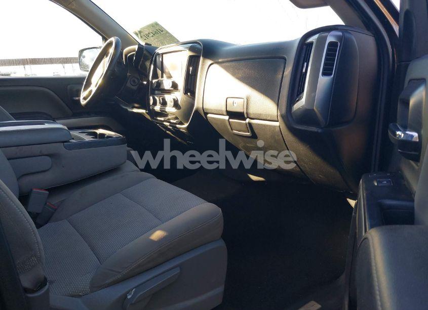 Photo 5 of 2015 Chevrolet Silverado 1500 2LT (VIN 3GCUKREC4FG321983)