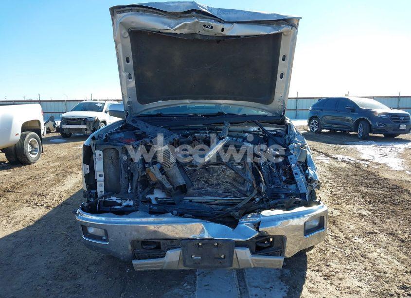 Photo 13 of 2015 Chevrolet Silverado 1500 2LT (VIN 3GCUKREC4FG408878)