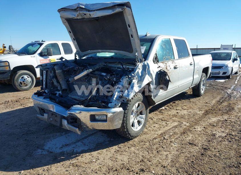 Photo 2 of 2015 Chevrolet Silverado 1500 2LT (VIN 3GCUKREC4FG408878)