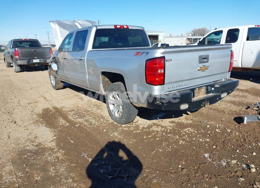 Photo 3 of 2015 Chevrolet Silverado 1500 2LT (VIN 3GCUKREC4FG408878)
