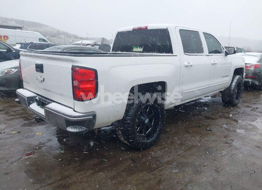 Photo 4 of 2015 Chevrolet Silverado 1500 2LT (VIN 3GCUKREC4FG503893)