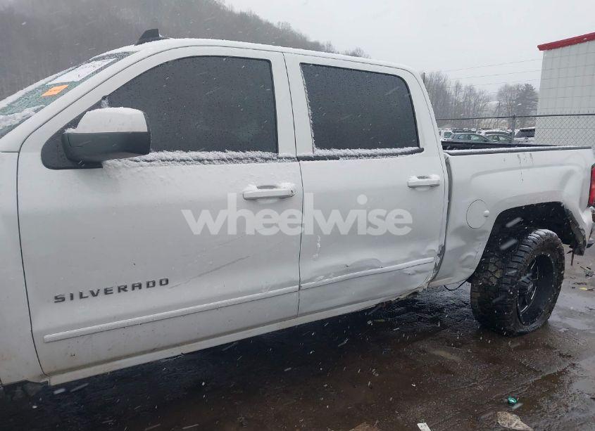 Photo 6 of 2015 Chevrolet Silverado 1500 2LT (VIN 3GCUKREC4FG503893)