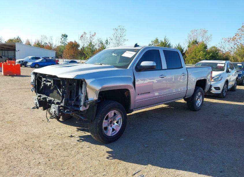 Photo 2 of 2016 Chevrolet Silverado 1500 1LT (VIN 3GCUKREC4GG136432)
