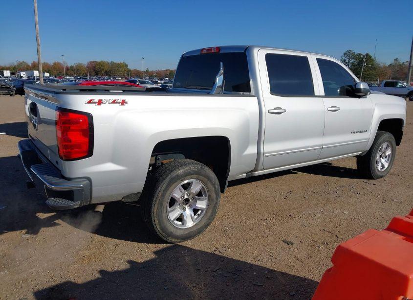 Photo 4 of 2016 Chevrolet Silverado 1500 1LT (VIN 3GCUKREC4GG136432)