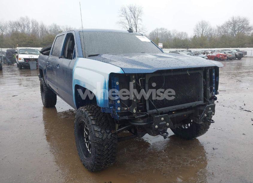 2016 Chevrolet Silverado K1500 LT (VIN 3GCUKREC4GG215356) main photo