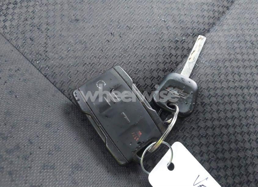 Photo 11 of 2016 Chevrolet Silverado K1500 LT (VIN 3GCUKREC4GG215356)