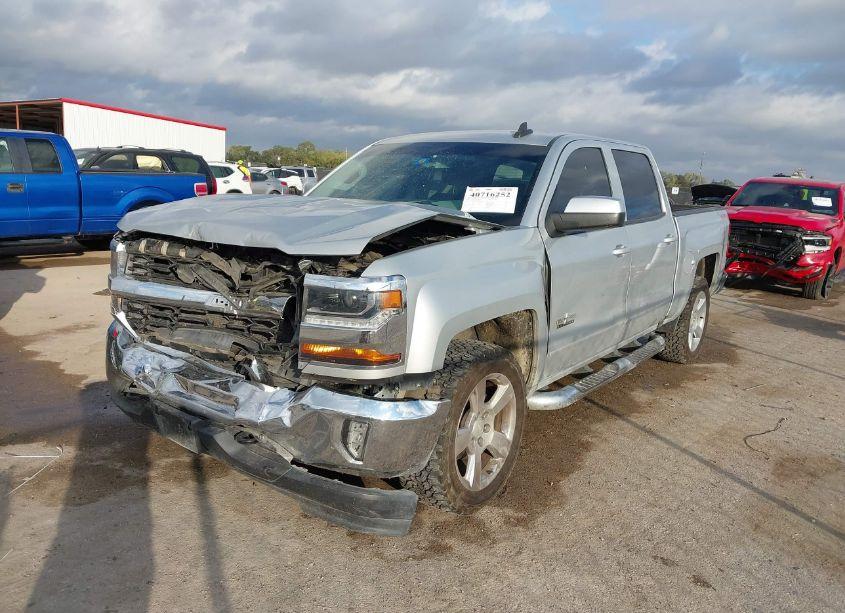 Photo 2 of 2016 Chevrolet Silverado 1500 1LT (VIN 3GCUKREC4GG237048)