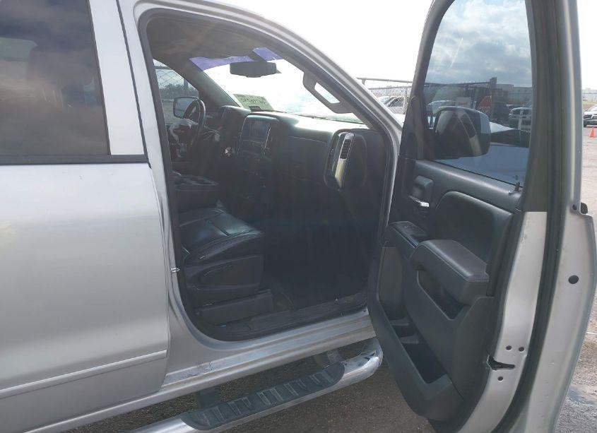 Photo 5 of 2016 Chevrolet Silverado 1500 1LT (VIN 3GCUKREC4GG237048)