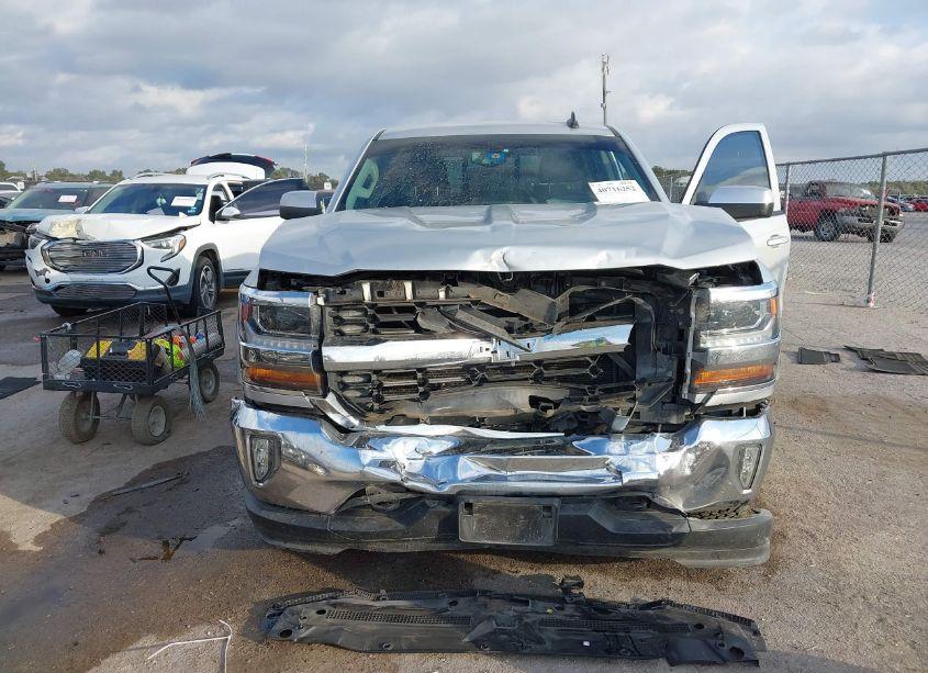 Photo 6 of 2016 Chevrolet Silverado 1500 1LT (VIN 3GCUKREC4GG237048)