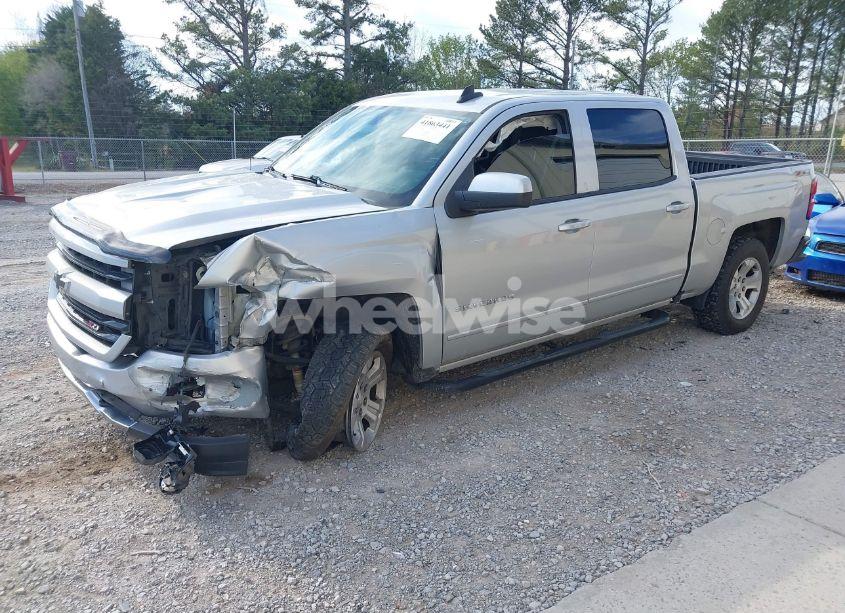 Photo 2 of 2016 Chevrolet Silverado 1500 2LT (VIN 3GCUKREC4GG278179)