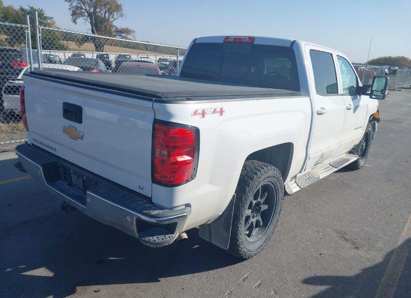 Photo 4 of 2016 Chevrolet Silverado 1500 1LT (VIN 3GCUKREC4GG316736)