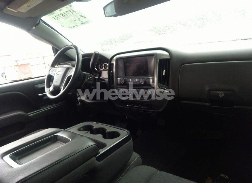 Photo 5 of 2016 Chevrolet Silverado 1500 1LT (VIN 3GCUKREC4GG331138)