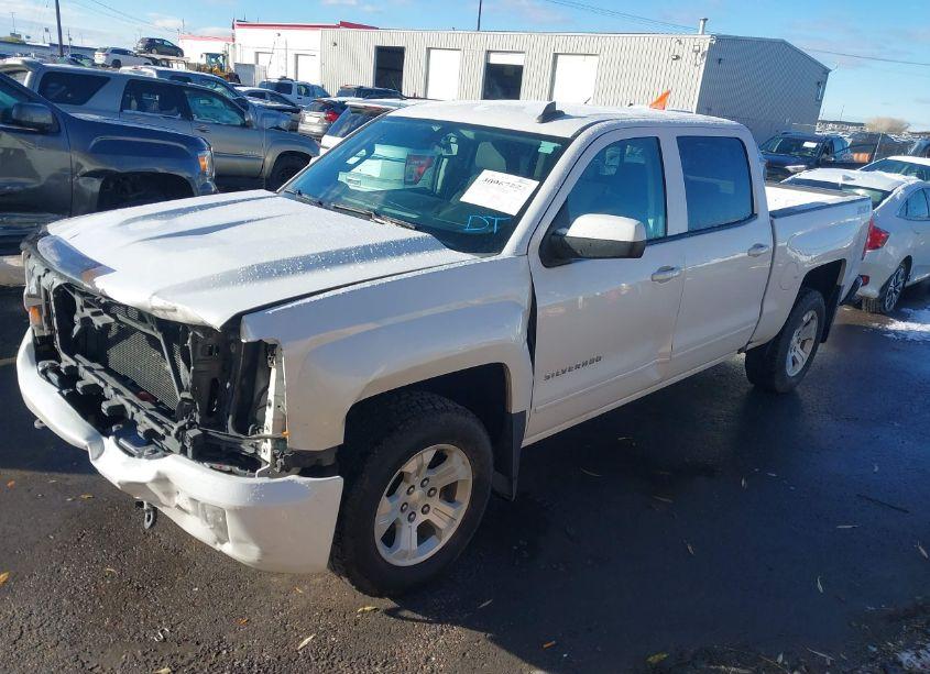 Photo 2 of 2016 Chevrolet Silverado 1500 2LT (VIN 3GCUKREC4GG370988)