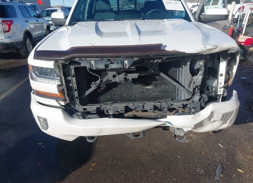 Photo 6 of 2016 Chevrolet Silverado 1500 2LT (VIN 3GCUKREC4GG370988)