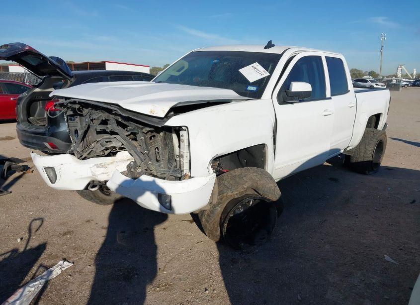Photo 2 of 2017 Chevrolet Silverado 1500 1LT (VIN 3GCUKREC4HG149473)