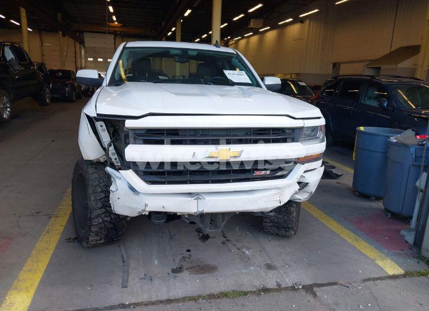 Photo 6 of 2017 Chevrolet Silverado 1500 2LT (VIN 3GCUKREC4HG384231)