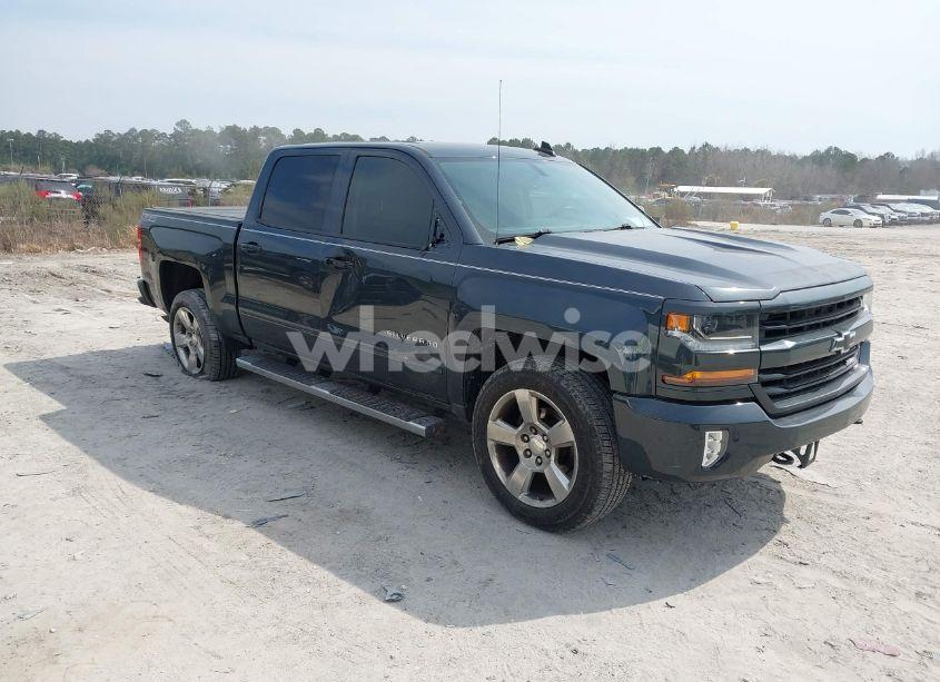 2017 Chevrolet Silverado 1500 2LT (VIN 3GCUKREC4HG424887) main photo