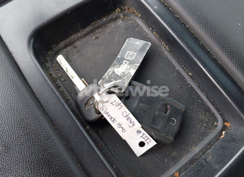 Photo 11 of 2017 Chevrolet Silverado 1500 2LT (VIN 3GCUKREC4HG424887)