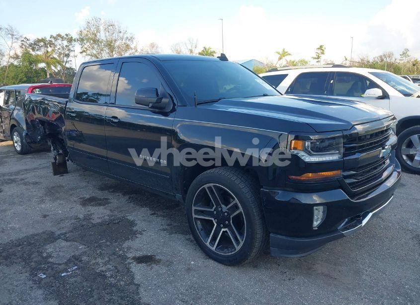 2017 Chevrolet Silverado 1500 2LT (VIN 3GCUKREC4HG434920) main photo