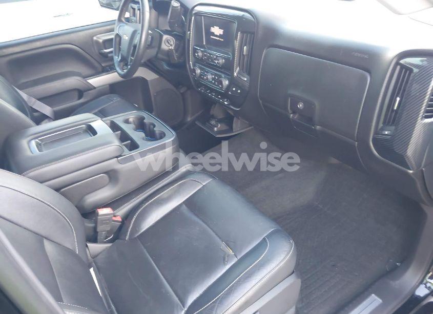 Photo 5 of 2017 Chevrolet Silverado 1500 2LT (VIN 3GCUKREC4HG434920)