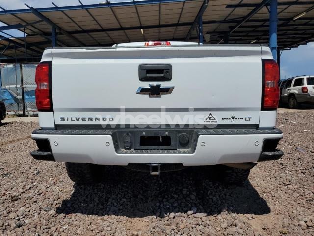 Photo 5 of 2017 CHEVROLET SILVERADO K1500 LT N/A (VIN 3GCUKREC4HG513973)