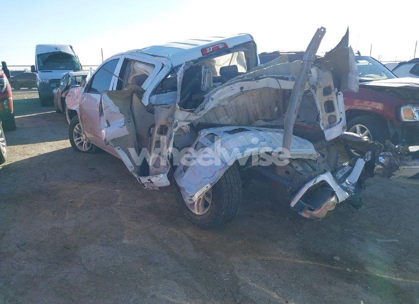 Photo 3 of 2018 Chevrolet Silverado 1500 1LT (VIN 3GCUKREC4JG288265)